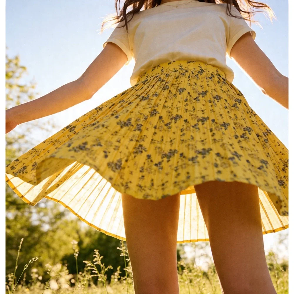 Chelsea & Violet | Women’s Pleated Yellow & Floral Mini Skort | L